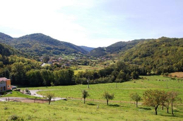 Hisa Posebne Sorte Kodreti Buitenkant foto